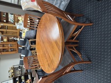 Round Table 4 Chairs